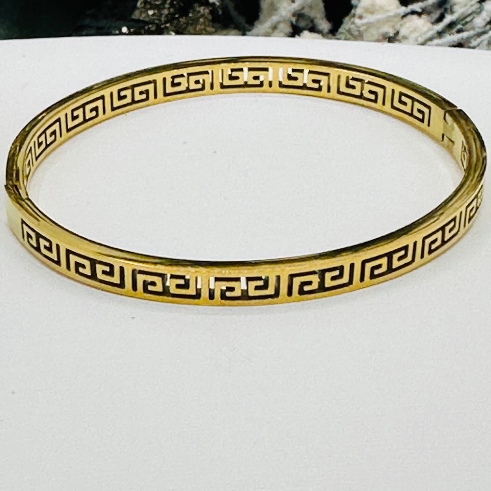 18K Gold Plated  bangle bracelet